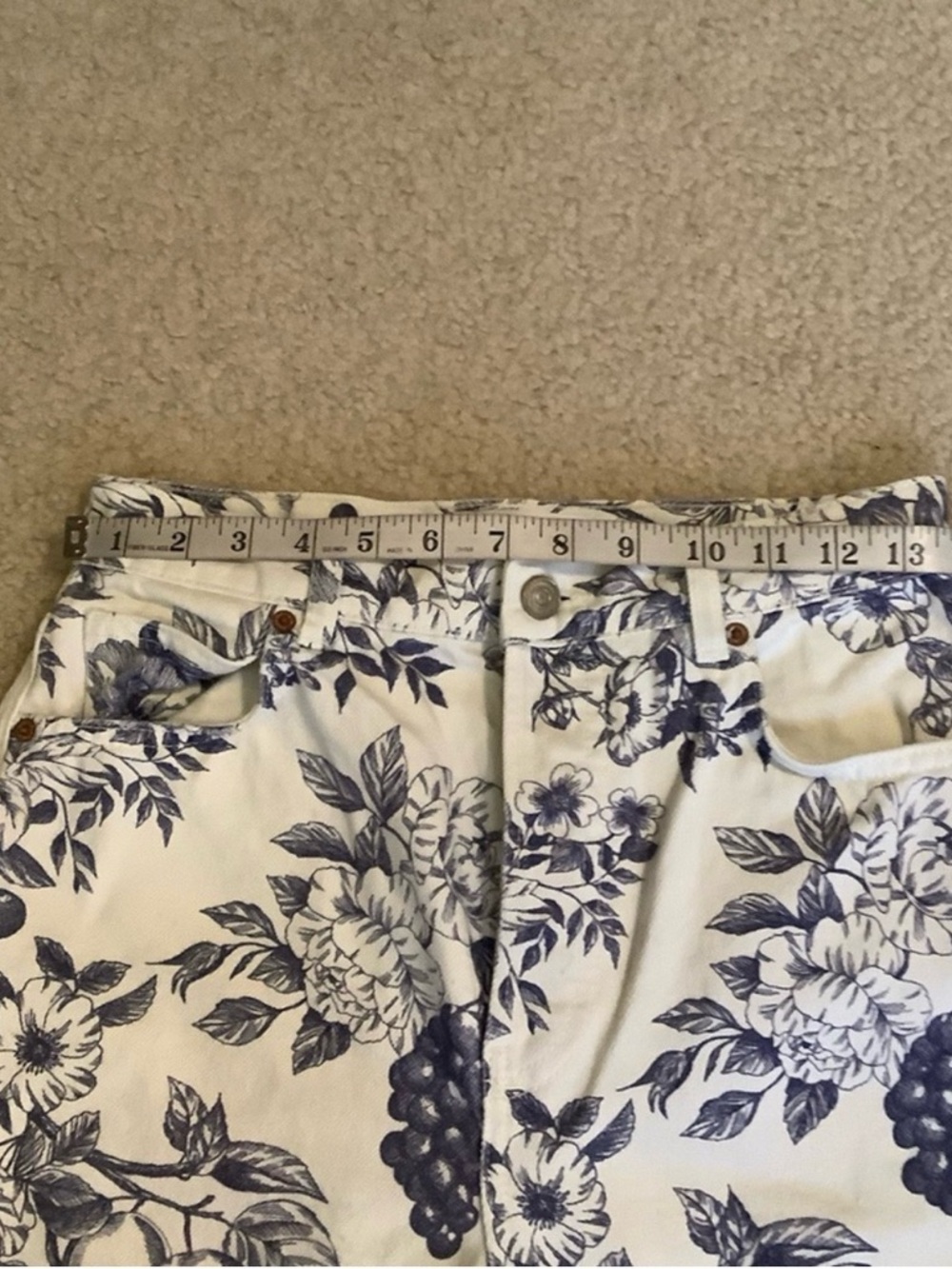 Reformation Jeans Cynthia Toile High Rise Straight White & Blue Size 27/4 - Picture 3 of 4